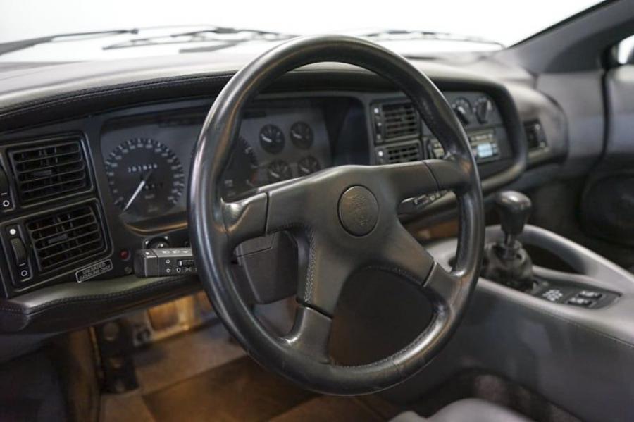 Панель приборов Jaguar XJ220 1994 года  (фото 32 из 55)